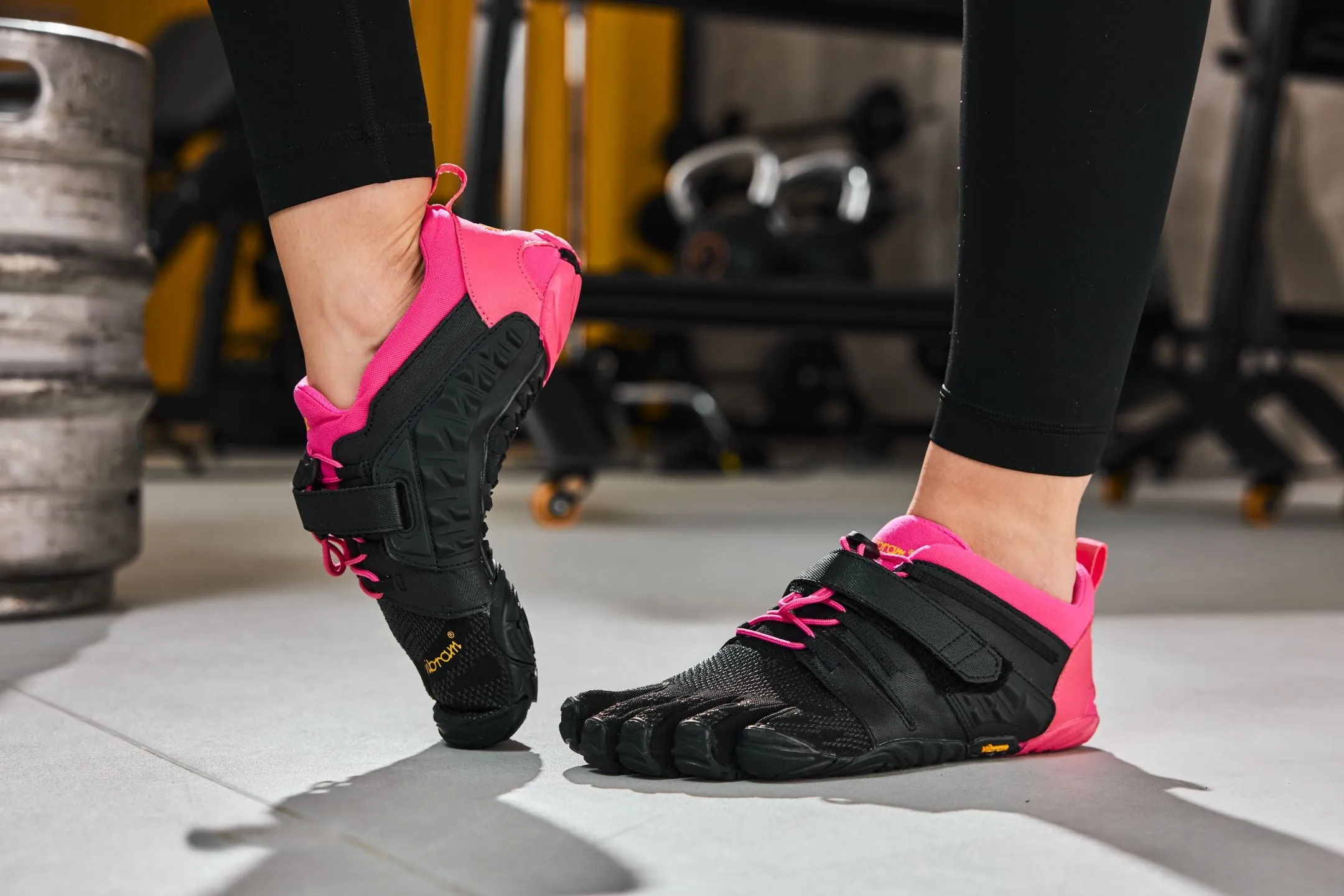 V-Train 2.0 Womens Black Pink