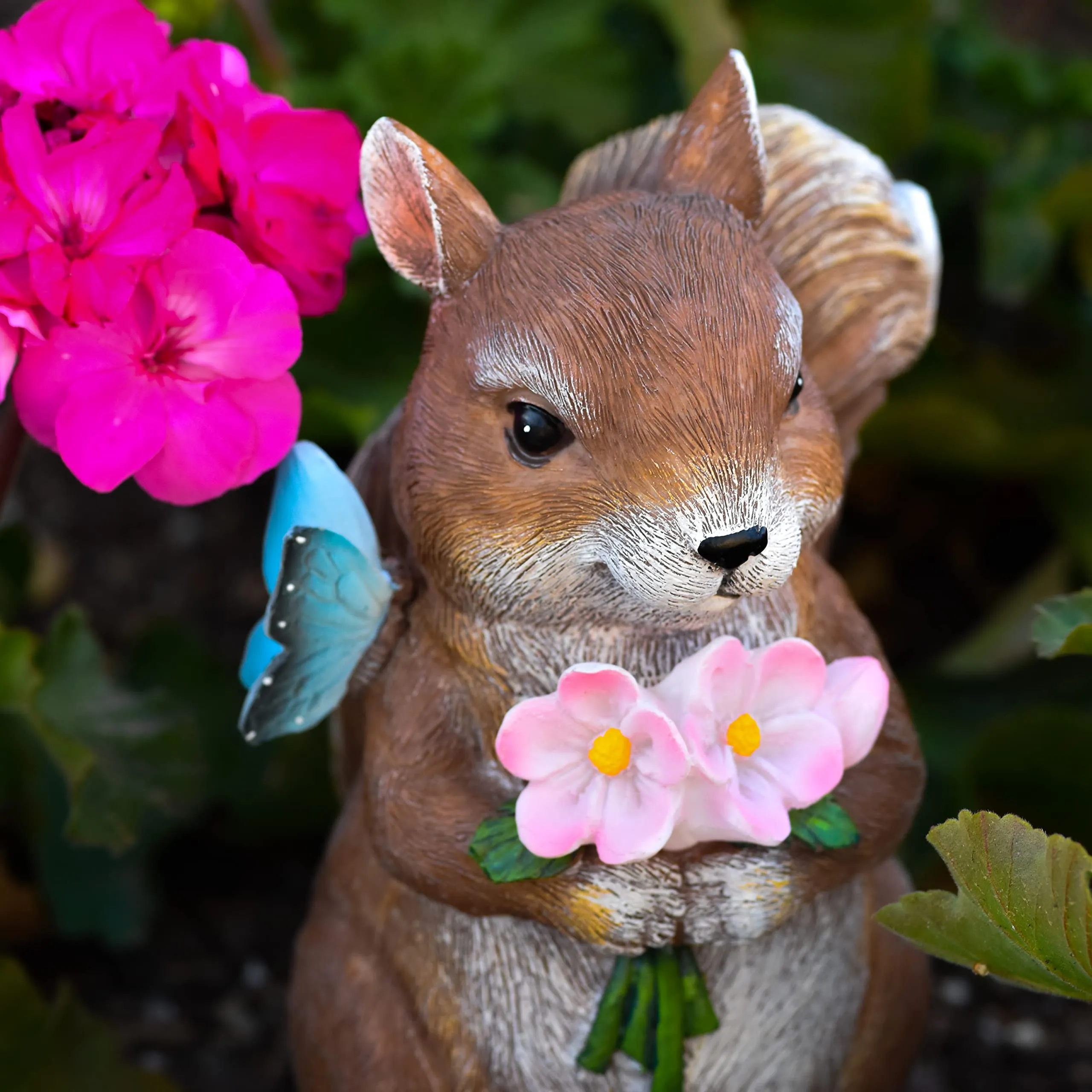 VP Home Charming Squirrel Solar Powered LED Outdoor Decor Garden